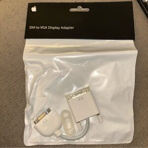 Apple DVI-to-VGA Adapter Cable in White